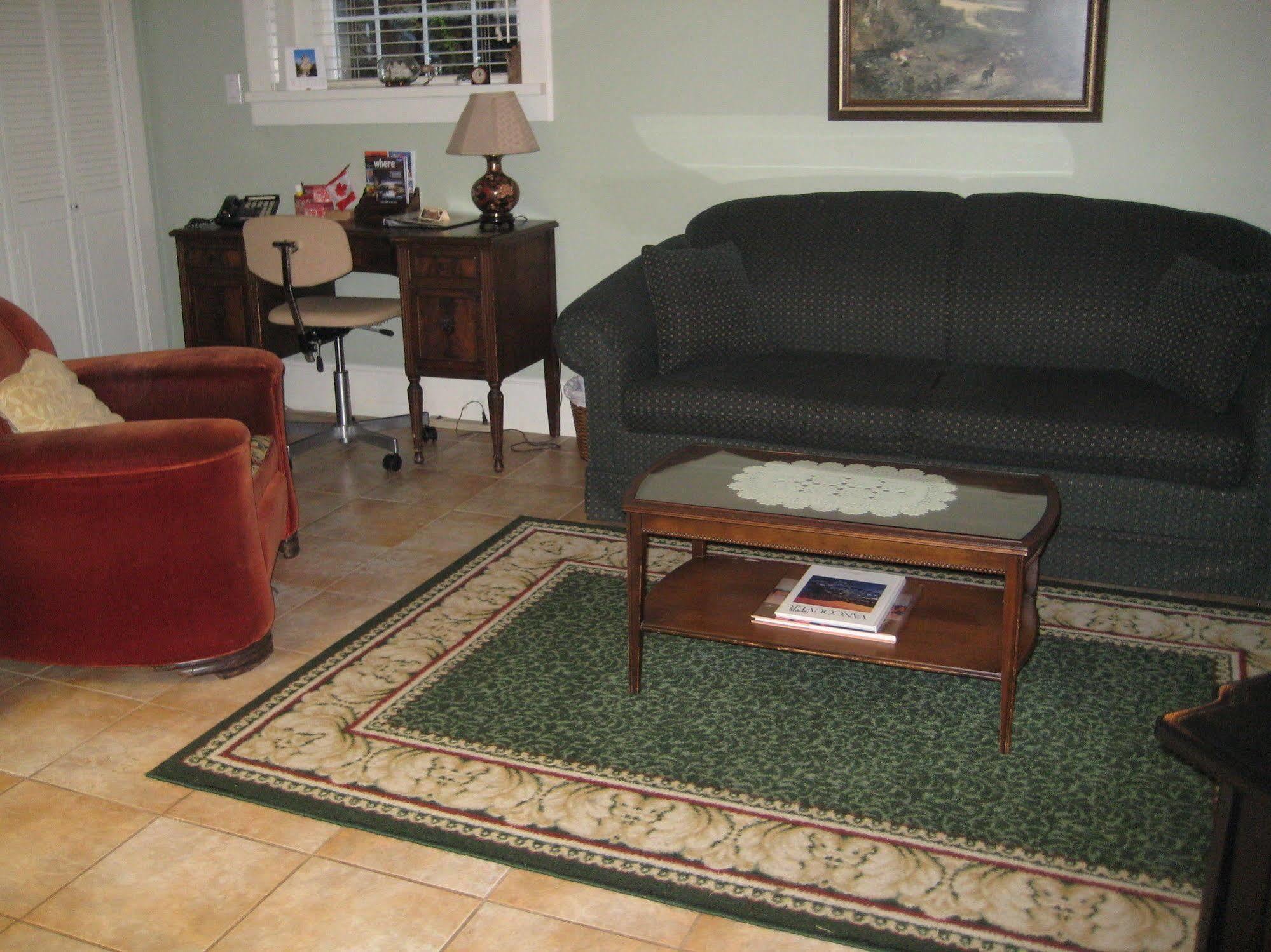 Point Grey Guest House แวนคูเวอร์ ภายนอก รูปภาพ